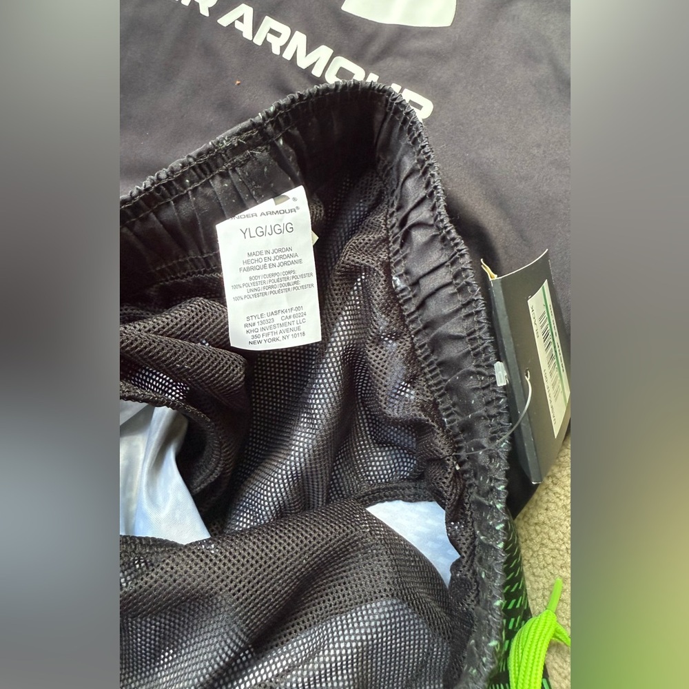 UNDER ARMOUR BOYS SIZE YOUTH L MATCHING SWIM SET - Picture 4 of 4